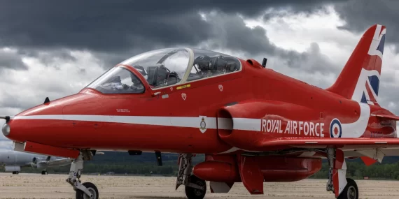 İngiltere yeni jet eğitim filosu için düğmeye bastı