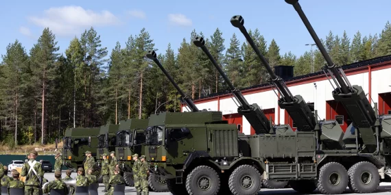 İsveç ordusuna yeni nesil güç: İlk 8x8 Archer obüsleri teslim edildi