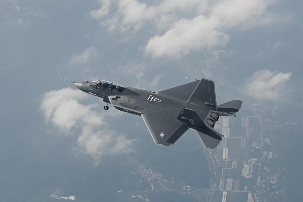 KF-21 savaş uçağına yerli uzun menzilli hava-hava füzesi