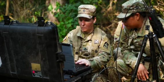 Pentagon’dan dev siber anlaşma: 1,3 milyar dolarlık imza