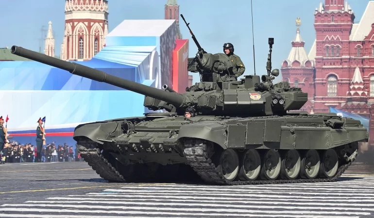 Rusya'nın zırhlı omurgası T-90 tankı: Gücü ve zaafları!