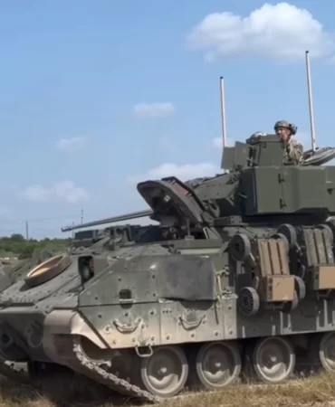 Zırhlı birliklerde yeni dönem: Bradley robot sürüsü taşıyacak