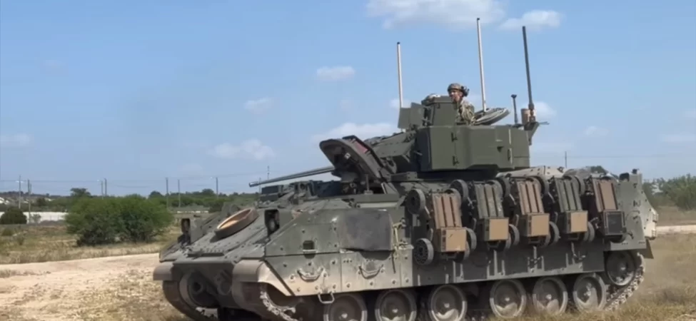Zırhlı birliklerde yeni dönem: Bradley robot sürüsü taşıyacak
