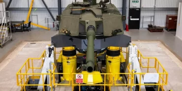 Challenger 3 tankı için İngiltere'de dev titreşim test tesisi açıldı