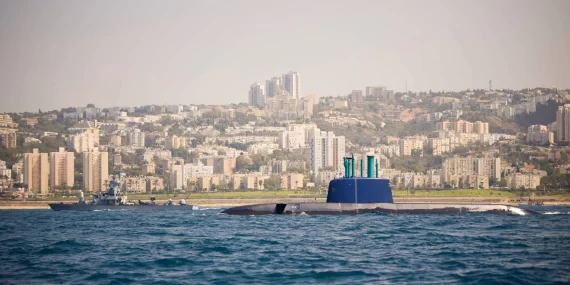 İsrail'in yeni denizaltısı yolda: Almanya teslimatı yaptı