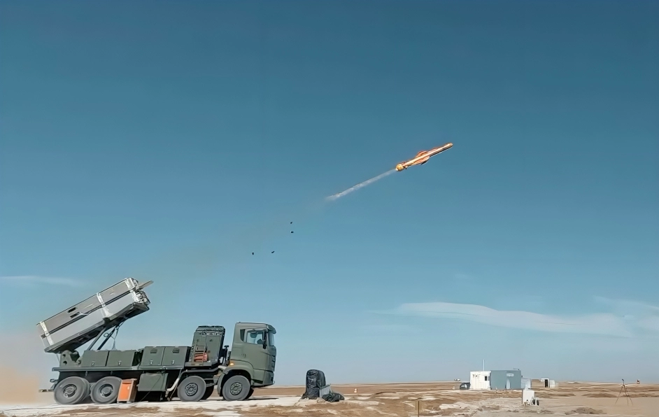 ROKETSAN ÇAKIR füzesini mobil kara aracından başarıyla ateşledi
