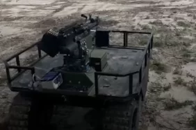 Ukrayna kara dronunu Kalaşnikoflu mobil kuleye dönüştürdü