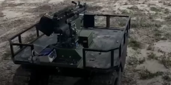 Ukrayna kara dronunu Kalaşnikoflu mobil kuleye dönüştürdü
