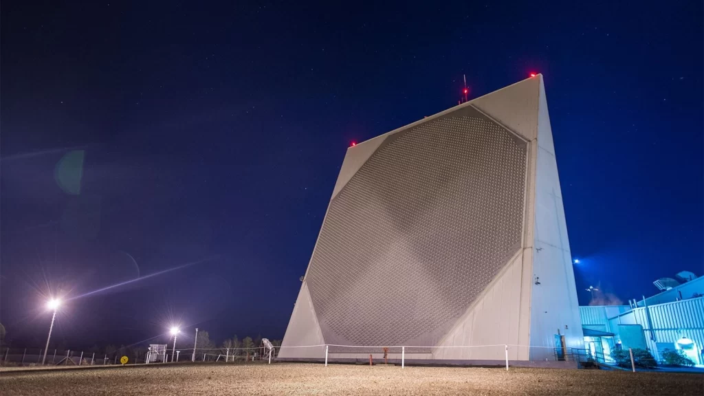 ABD'nin erken ihbar radarlarına dijital kalkan: Raytheon devrede